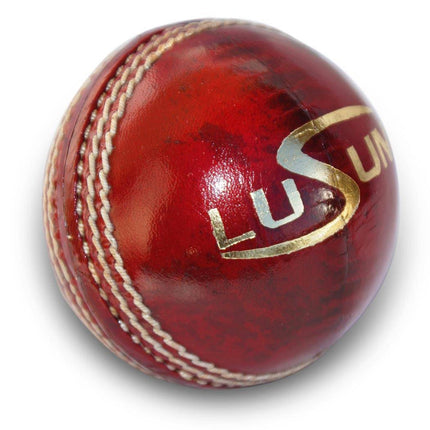 Lusum Munifex Cricket Ball